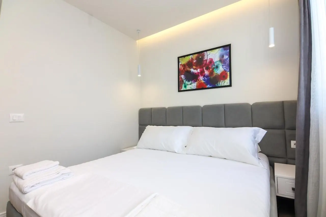 N Hotel City Center By Noshi Tirana 4*,