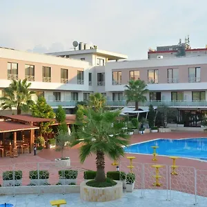Resort Te Stela &, Tiran